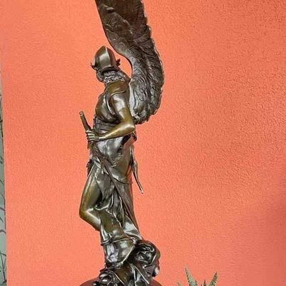 Bronze Luxus Skulptur Kriegsgöttin u.Marmort. 59,4 kg